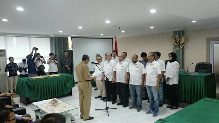 Gubernur Riau Syamsuar melantik pengurus For-KI Riau