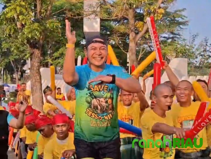 Peragakan Anak Penari Togak Luan, Aksi Kapolda Riau tuai decak Kagum para Pengunjung CFD