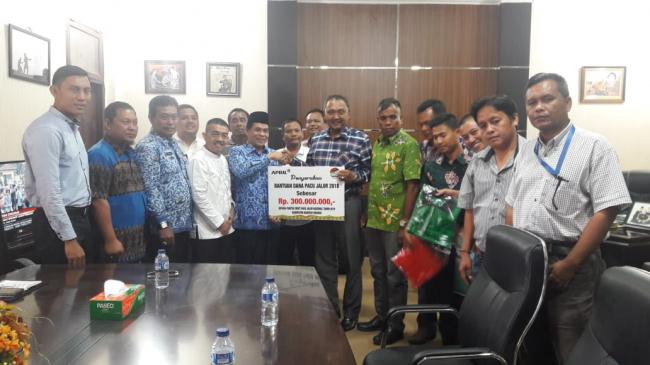 PT RAPP Bantu Festival Pacu Jalur di Tepian Narosa Sebesar 300 Juta Rupiah