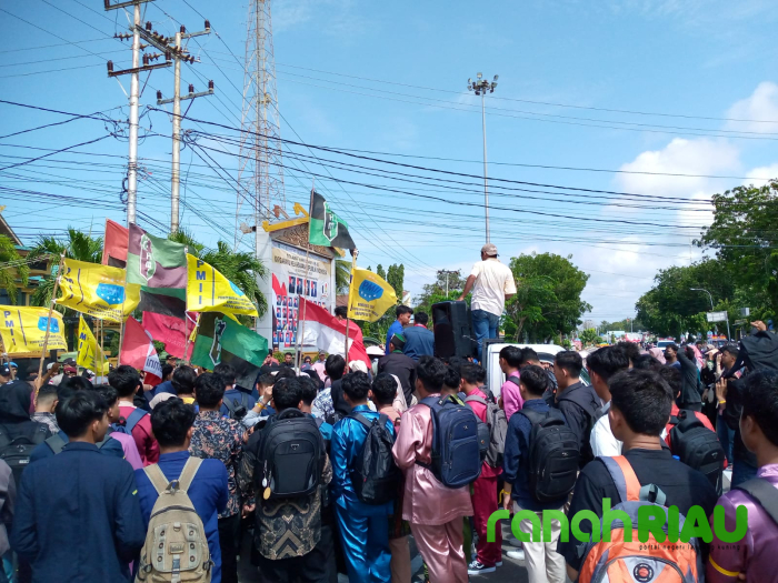 Copot Kadishub, Ratusan Masa Aksi Mahasiswa Geruduk ke DPRD Bengkalis