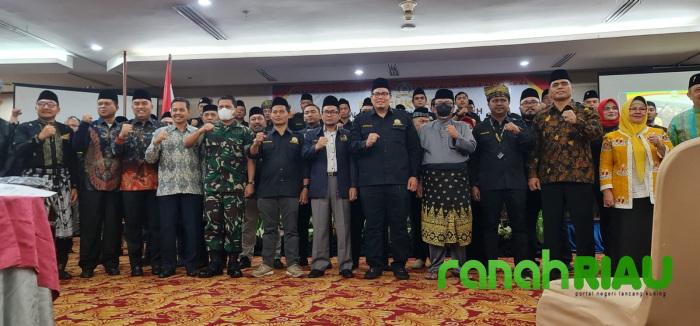 Profesor Jimly Asshiddiqie pimpin prosesi Pengukuhan Lemtari Provinsi Riau di Grand Central Hotel