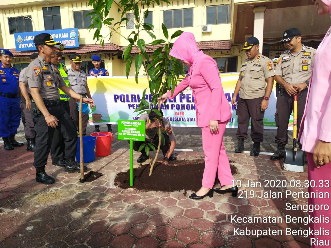 Kapolres Bengkalis Peduli Penghijauan Serantak Seluruh Polsek