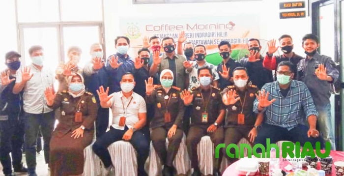 Coffe Morning Bersama Insan Pers, Kajari Inhil Komitmen Akan Selesaikan Kasus GCM dan Jembatan Enok