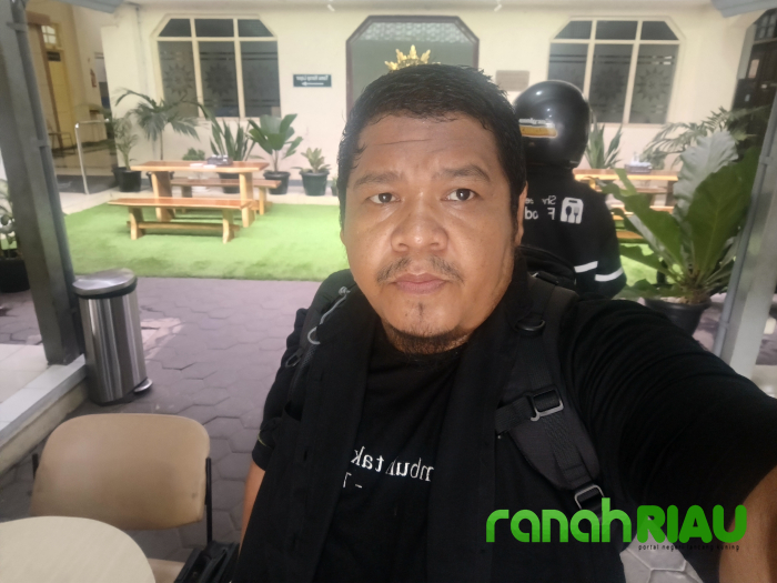 Guru Banting Nasi Kotak di Kampar, Ketika Otoritas jadi Pertunjukan Kekuasaan Murahan