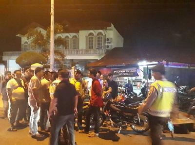 Resahkan Pengguna Jalan yang lain, Aparat Bubarkan Sekelompok Remaja yang diduga akan berkelahi