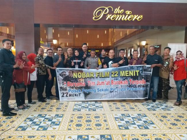 Tim Jumat Barokah Polresta Pekanbaru  Nobar Film 22 Menit