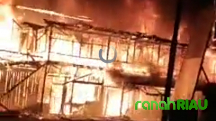 Berita Duka, Sejumlah Warung di Pasar Benai Dilalap Sijago Merah