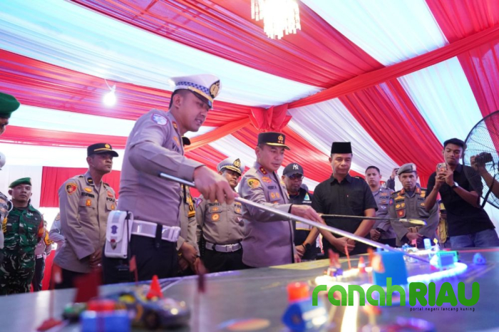 Polda Riau dan BPJN Siapkan Alat berat, Antisipasi Longsor di Jalur Mudik Riau Sumbar