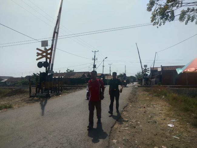 Kerjasama Dengan Polantas, Pengamanan Rute Jalan Tamu Undangan Upacara TMMD Reg 105 Tegal