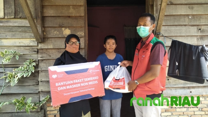 Telkomsel Gandeng Rumah Zakat salurkan bantuan Sembako dan Masker non medis