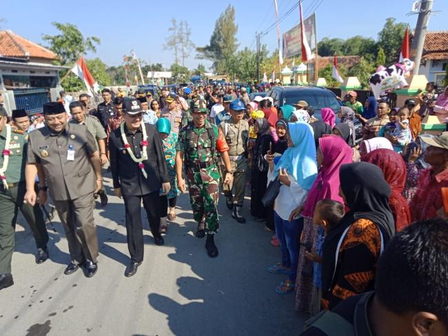 Ribuan Warga Padati Lapangan Desa Jatimulya  