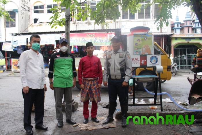 Dompet Dhuafa Riau bangun Stasiun Cuci tangan Plus Sabun di Pasar Kodim Pekanbaru