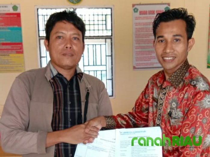 Ponpes Miftahul Khairiyah Terima 200 Zak Semen Dari Dua Perusahaan