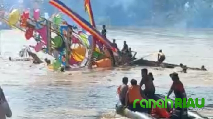 Breaking news: Kendaraan Adat Masyarakat Lubuk Jambi Mengalami Insiden