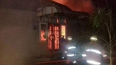 Tersambar Petir, Rumah Warga Duri Hangus Terbakar