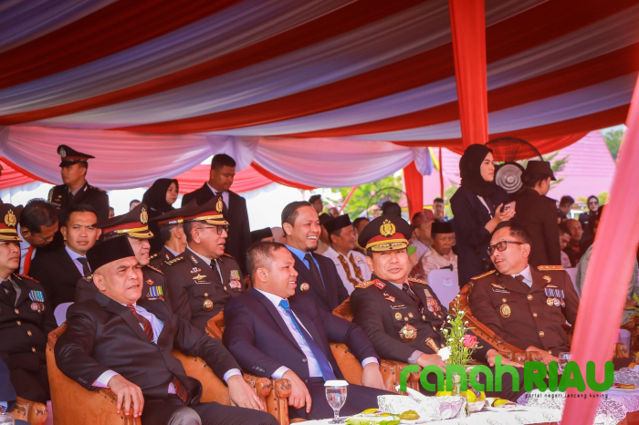 Wali Kota Pekanbaru Agung Nugroho Hadiri Peringatan HUT Bhayangkara yang ke-79 di Gubernuran 