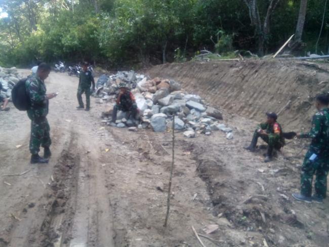 Material Batu Masih Terus Didrop Karena Banyaknya Kebutuhan Pembronjongan