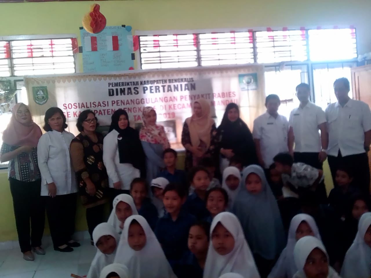 Cegah Rabies, Distan Bengkalis Bersama Puskesmas Mandau Berikan Sosialisasi