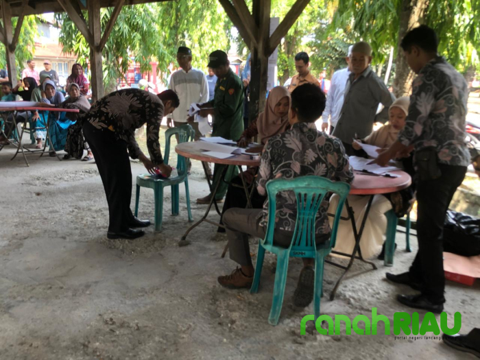 Pemilihan Calon Ketua RT/RW Desa Senggoro Berlangsung Layaknya Pemilihan Umum