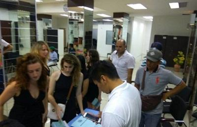 Wuihhh... Lagi Ajib Ajib, PSK Asing Berambut Pirang Terjaring Razia.. 