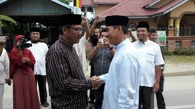 Tokoh Masyarakat Sentajo raya menyambut hangat kedatangan Tim Safari Ramadhan Bupati Kuansing