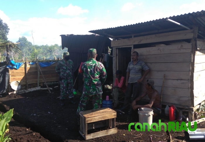 Babinsa Koramil 01/Bengkalis dan Ketua MPA Melaksanakan Patroli Karhutla