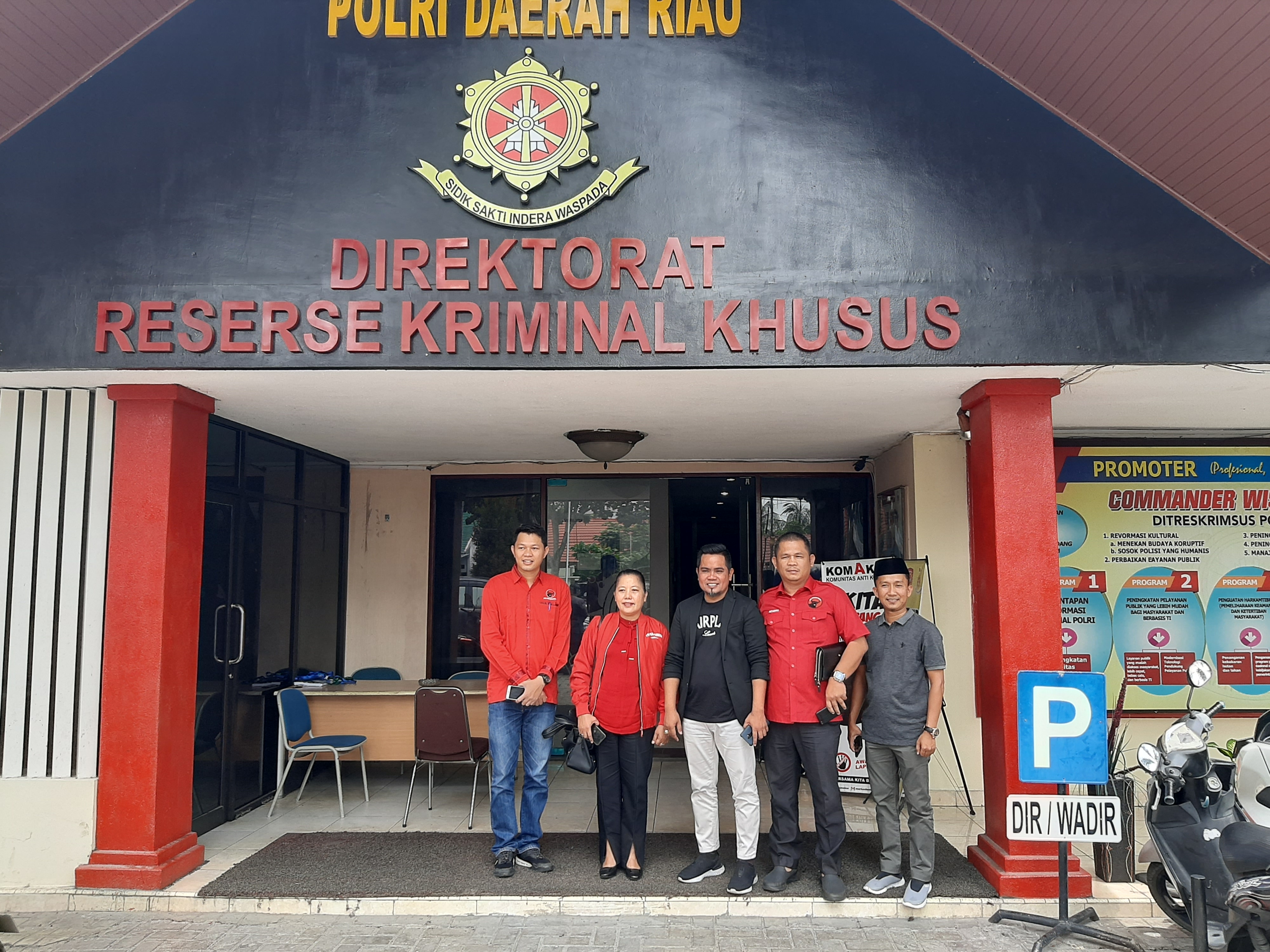 DPD PDIP Perjuangan Riau laporkan Morlan Simanjuntak ke Deskrimsus Polda Riau