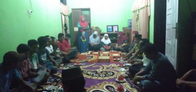 Antusias Masyarakat Sambut Kunjungan Hj. Marlinawati Khairizal di Kuansing 