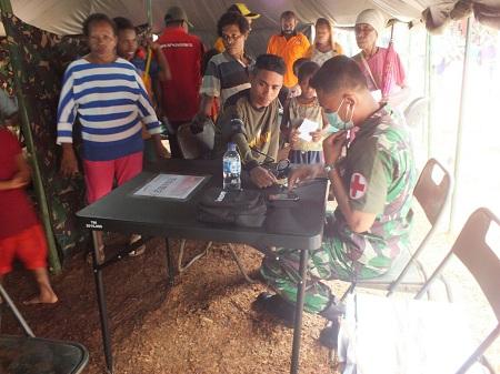 Patut Diapresiasi, Tim DOkter TNI AD Berikan Pengobatan Massal Di Pedalaman Papua Selatan