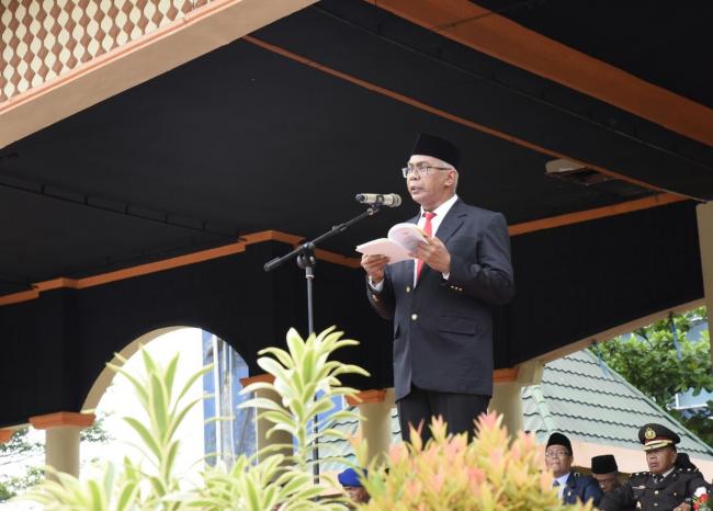 Pj Bupati Inhil Pimpin Upacara Peringatan Hardiknas Ke - 110