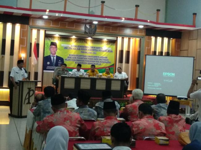 Dikukuhkan, Pj Bupati Himbau Forum Komite SMA, SMK Dan SLB Negeri Berkordinasi