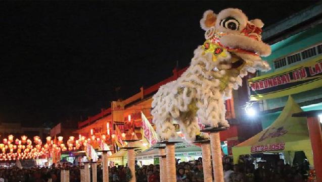 Sempat diguyur Hujan, Perayaan puncak Imlek 2018 tetap berlangsung meriah