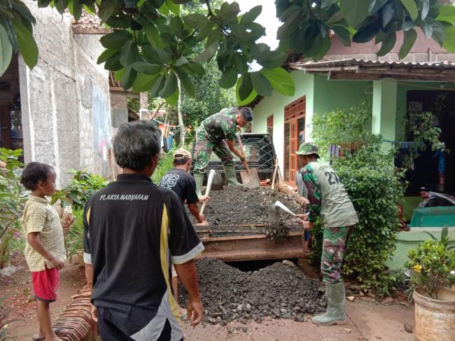 Kasdim 1306/Donggala Turun Tangan Ratakan Duduka Bronjong