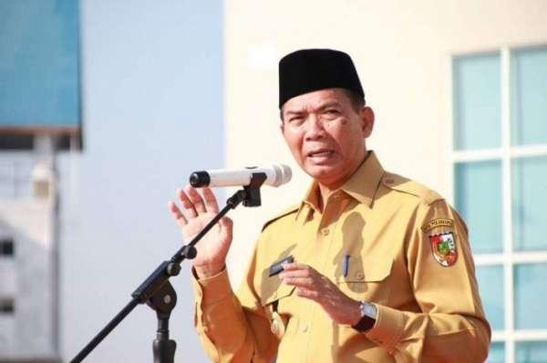  Walikota Pekanbaru, DR.H. Firdaus ST.MT  Soal Jalan Rusak di Pekanbaru, Ini Responnya