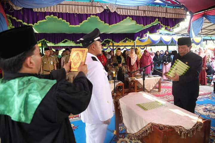 PAW Kades Pasir Jaya Resmi Dilantik Bupati Rohul