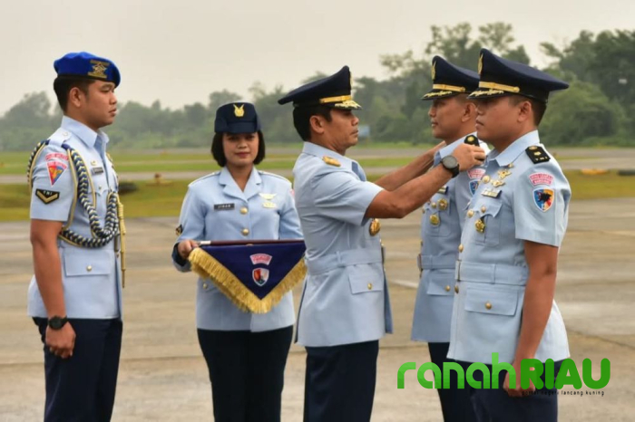 Danlanud Pimpin Sertijab Komandan Skadron Udara 12 Wing Udara 6 Pekanbaru