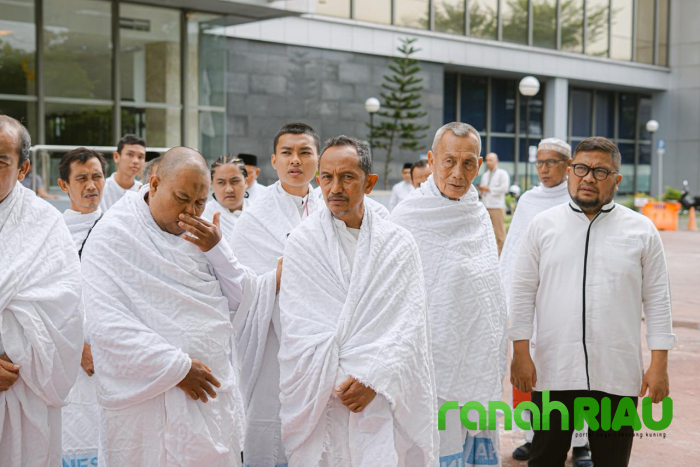 Muda, Berani Berangkat: Kisah Azka dan Nazib Menjemput Panggilan Haji di Usia 20 Tahun