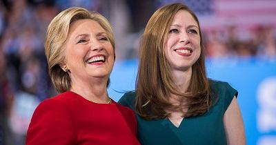 hillary Clinton Serukan Perketat Pengendaliann Senjata