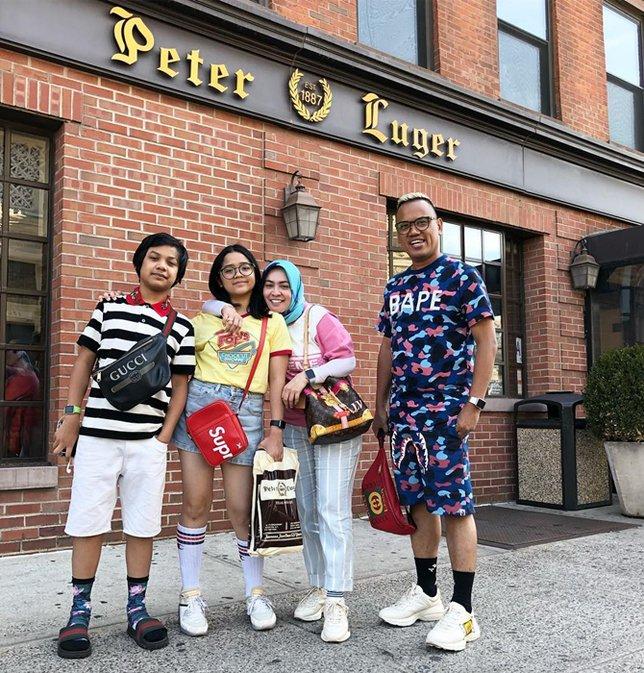 Reservasi 1 Bulan Sebelumnya, Keluarga Uya Kuya Makan Steak Paling Enak di New York