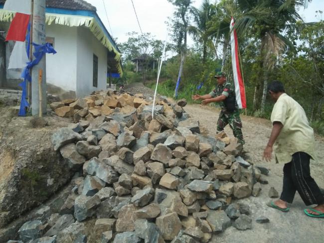  Material Pondasi Renovasi Masjid "Miftaqul Ulum" Dari Batu Kali