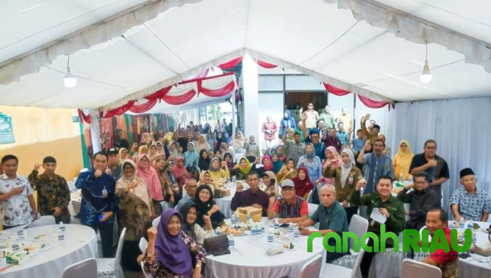 Senyum Ceria Para Pensiunan Nasabah BRK Syariah saat Ikuti Cek Kesehatan Gratis di Tanjung Pinang