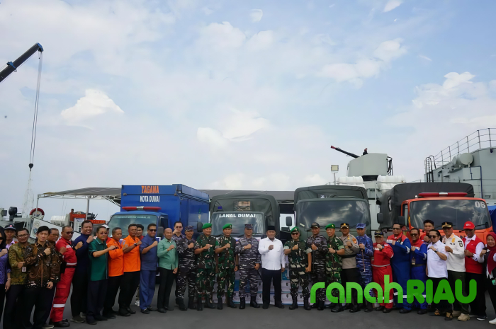 BRK Syariah dan OJK Riau salurkan Bantuan Logistik untuk Korban Banjir Aceh Tamiang