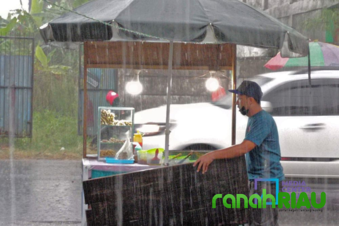 Prakiraan Cuaca Riau Hari Ini: Hujan Lokal dan Peringatan Dini untuk Beberapa Wilayah