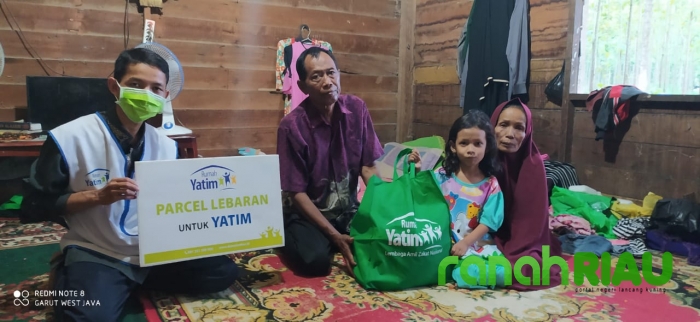 Rumah Yatim Berbagi Kebahagiaan Melalui Parcel Lebaran