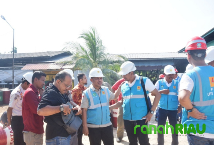 Tinjau PLTD, Wabup Bagus Berharap kabel listrik Bawah Laut Segera Terealisasi
