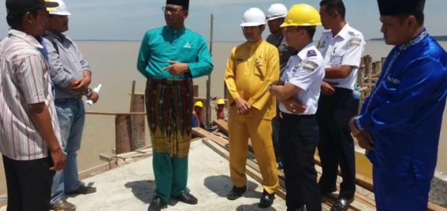 Bupati Rokan Hilir Tinjau Progres Pembangunan Pelabuhan Internasional