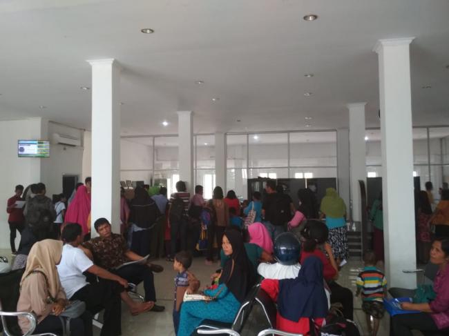 Waduhhh.. Warga Dibuat Bingung Pelayanan UPTD Dukcapil Kecamatan Mandau