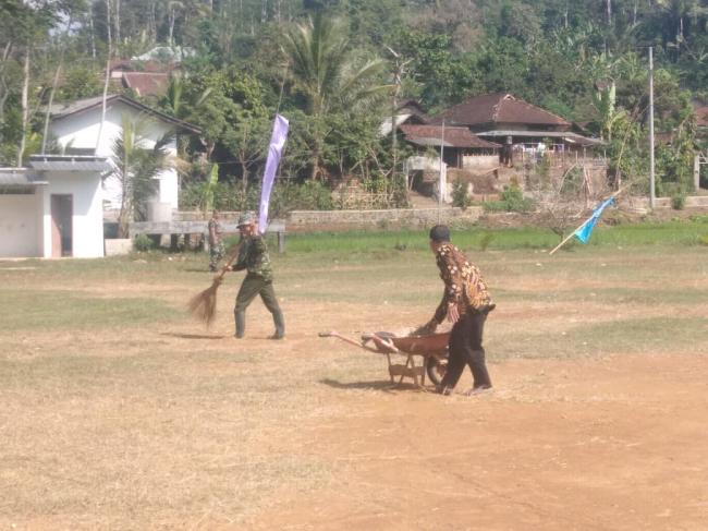 Ini Kondisi Kerjabhakti DiLapangan Surenlor Untuk Upacara Pembukaan TMMD Trenggalek