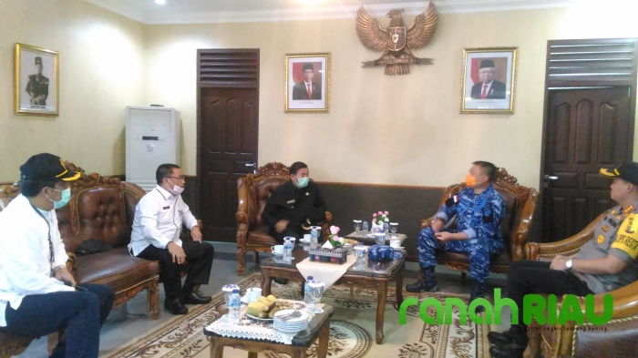 Lanud Roesmin Nurjadin lakukan penyemprotan Desinfektan dan Sterilisasi Kota Pekanbaru