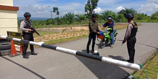 Anggota Bersenjata Lengkap  Perketat Penjagaan di Makopolres Kuansing 